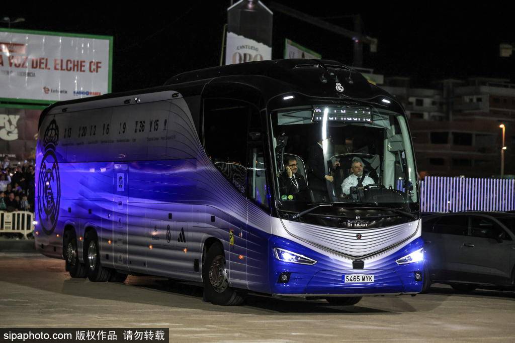 埃尔切对阵吉罗纳:西甲激战,实时更新与精彩瞬间